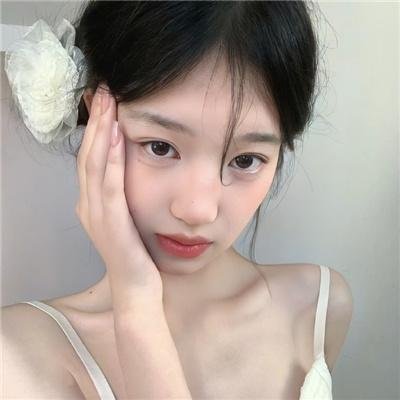巴黎奇女子 海报